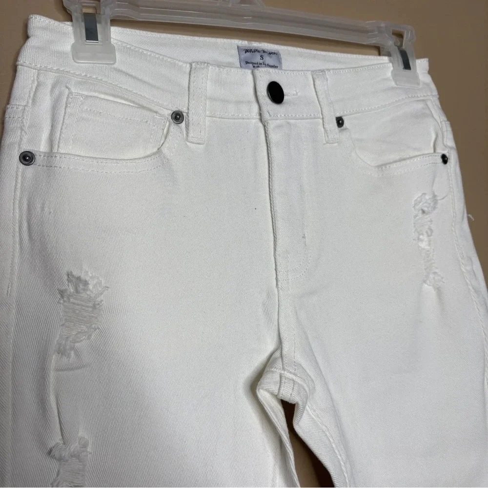 White Birch Distressed White Skinny Jeans Ripped Knee Raw Hem Womens Size S Chic